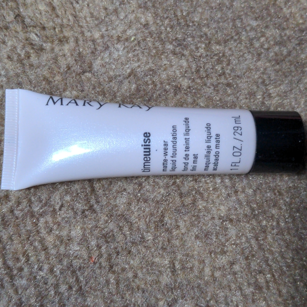 Timewise matte wear liq foundation, Mary Kay, 1fl.oz ivory 6